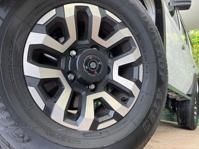 �y����16�C���`�A���~�z�C�[���z�O�ςɃ}�b�`���������A���~�z�C�[���𑕒����Ă���܂��B�e��ЊO�A���~�z�C�[����A�X�^�b�h���X�^�C�����戵�����Ă���܂��B���񂲑��k����������