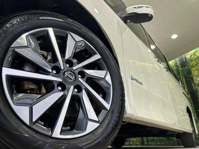 �y����16�C���`�A���~�z�C�[���z�O�ςɃ}�b�`���������A���~�z�C�[���𑕒����Ă���܂��B�e��ЊO�A���~�z�C�[����A�X�^�b�h���X�^�C�����戵�����Ă���܂��B���񂲑��k����������