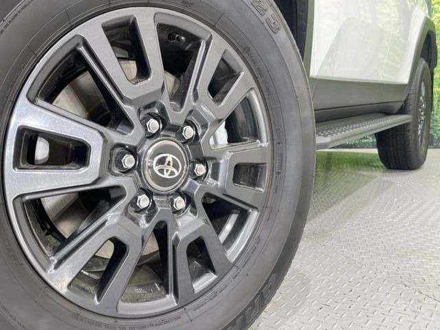 �y�����A���~�z�C�[���z�O�ςɃ}�b�`���������A���~�z�C�[���𑕒����Ă���܂��B�e��ЊO�A���~�z�C�[����A�X�^�b�h���X�^�C�����戵�����Ă���܂��B���񂲑��k����������