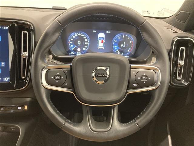 XC40T4 AWD インスクリプション 4WD
