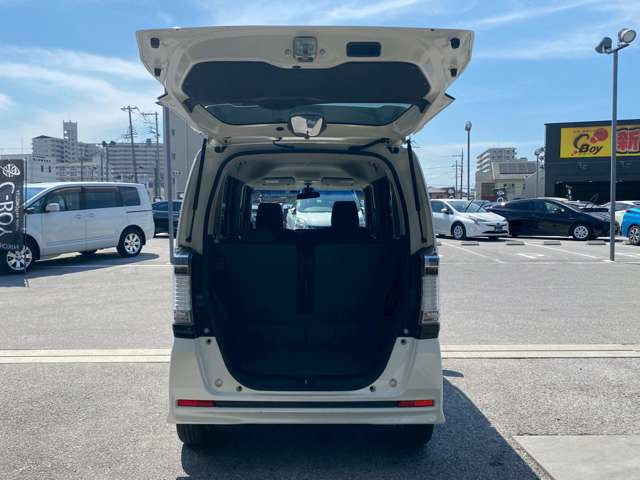 彦根インターからお車で3分とアクセス便利!近くには有名観光地の彦根城もありますので、観光と合わせてのご来店も良いですね♪活気溢れる自慢のスタッフがお客様のご来店をお待ちしております!