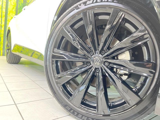 �y����21�C���`�A���~�z�C�[���z�O�ςɃ}�b�`���������A���~�z�C�[���𑕒����Ă���܂��B�e��ЊO�A���~�z�C�[����A�X�^�b�h���X�^�C�����戵�����Ă���܂��B���񂲑��k����������