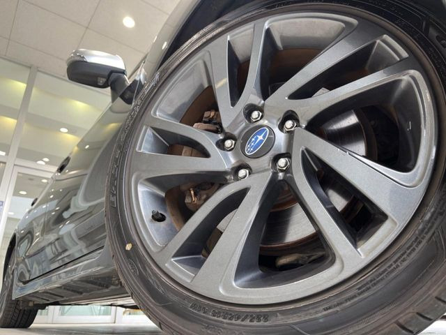 �y����18�C���`�A���~�z�C�[���z�O�ςɃ}�b�`���������A���~�z�C�[���𑕒����Ă���܂��B�e��ЊO�A���~�z�C�[����A�X�^�b�h���X�^�C�����戵�����Ă���܂��B���񂲑��k����������
