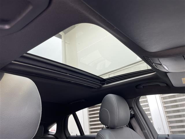GLCクーペ250 4マチック スポーツ 本革仕様 4WD