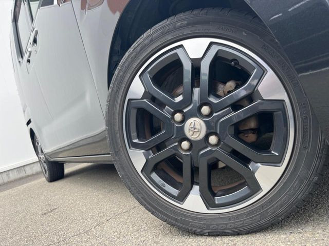 �y����15�C���`�A���~�z�C�[���z�O�ςɃ}�b�`���������A���~�z�C�[���𑕒����Ă���܂��B�e��ЊO�A���~�z�C�[����A�X�^�b�h���X�^�C�����戵�����Ă���܂��B���񂲑��k����������
