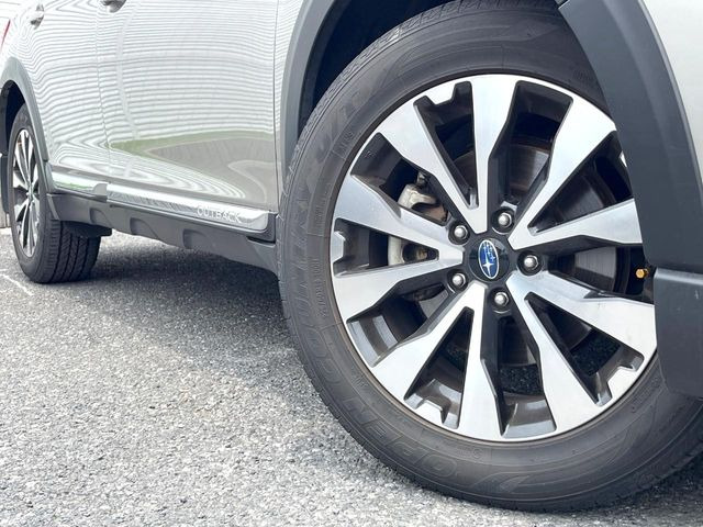�y����18�C���`�A���~�z�C�[���z�O�ςɃ}�b�`���������A���~�z�C�[���𑕒����Ă���܂��B�e��ЊO�A���~�z�C�[����A�X�^�b�h���X�^�C�����戵�����Ă���܂��B���񂲑��k����������