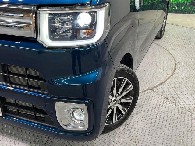 �yLED�w�b�h���C�g�z���V����ԑ��s�����ǍD�Ȏ��E���m�ۂ����S���ĉ^�]�ł��鍂�P�xLED�w�b�h���C�g�𑕔�!�_�����x�������A����d�͂��}�����Ă��܂��B