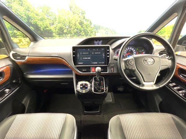 ヴォクシー2.0 ZS