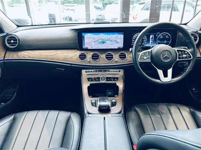 EクラスE450 4マチック エクスクルーシブ 4WD