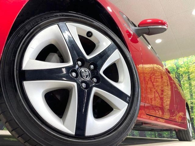 �y����17�C���`�A���~�z�C�[���z�O�ςɃ}�b�`���������A���~�z�C�[���𑕒����Ă���܂��B�e��ЊO�A���~�z�C�[����A�X�^�b�h���X�^�C�����戵�����Ă���܂��B���񂲑��k����������