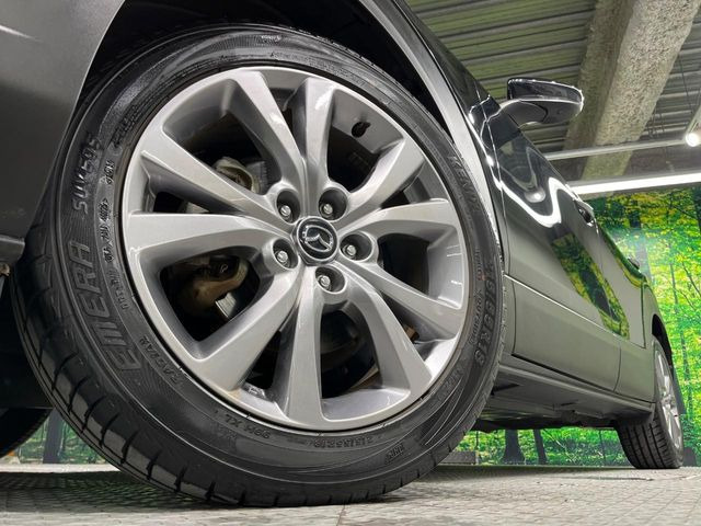 �y����18�C���`�A���~�z�C�[���z�O�ςɃ}�b�`���������A���~�z�C�[���𑕒����Ă���܂��B�e��ЊO�A���~�z�C�[����A�X�^�b�h���X�^�C�����戵�����Ă���܂��B���񂲑��k����������