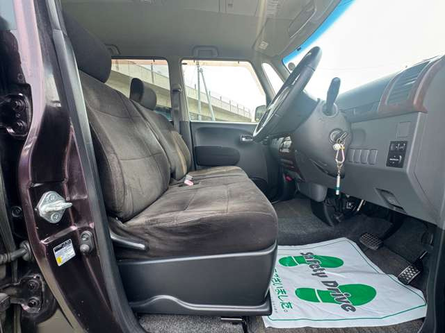 内装です☆納車前にクリーニングも実施致します☆