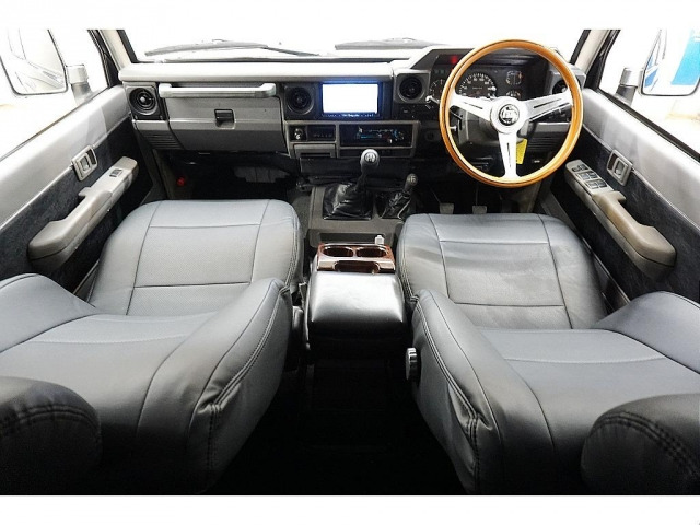ランドクルーザー704.2 ZX ディーゼル 4WD