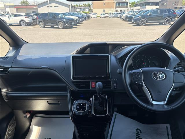 ヴォクシー2.0 ZS 4WD