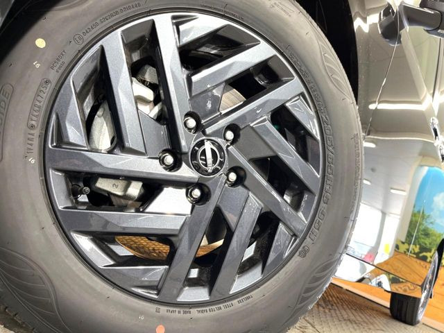 �y����16�C���`�A���~�z�C�[���z�O�ςɃ}�b�`���������A���~�z�C�[���𑕒����Ă���܂��B�e��ЊO�A���~�z�C�[����A�X�^�b�h���X�^�C�����戵�����Ă���܂��B���񂲑��k����������