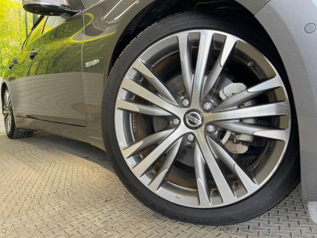 �y����19�C���`�A���~�z�C�[���z�O�ςɃ}�b�`���������A���~�z�C�[���𑕒����Ă���܂��B�e��ЊO�A���~�z�C�[����A�X�^�b�h���X�^�C�����戵�����Ă���܂��B���񂲑��k����������