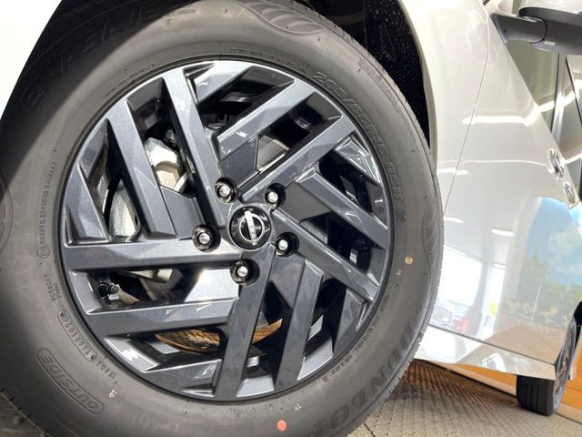 �y����16�C���`�A���~�z�C�[���z�O�ςɃ}�b�`���������A���~�z�C�[���𑕒����Ă���܂��B�e��ЊO�A���~�z�C�[����A�X�^�b�h���X�^�C�����戵�����Ă���܂��B���񂲑��k����������