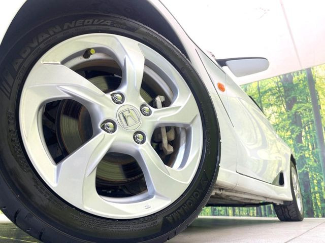 �y����16�C���`�A���~�z�C�[���z�O�ςɃ}�b�`���������A���~�z�C�[���𑕒����Ă���܂��B�e��ЊO�A���~�z�C�[����A�X�^�b�h���X�^�C�����戵�����Ă���܂��B���񂲑��k����������