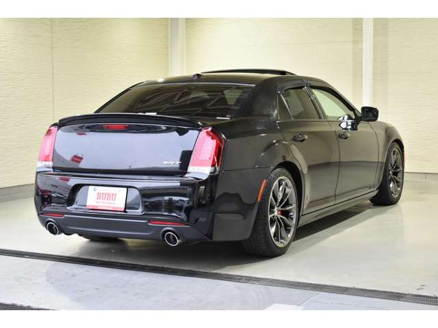300SRT8