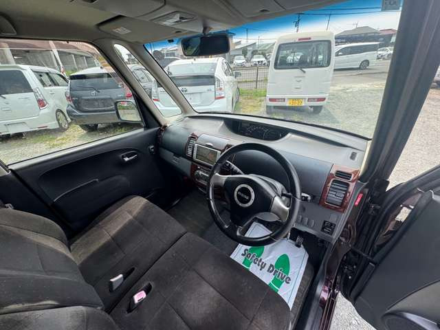 初心者の方でも安心して運転していただける視野の広さとなっております。
