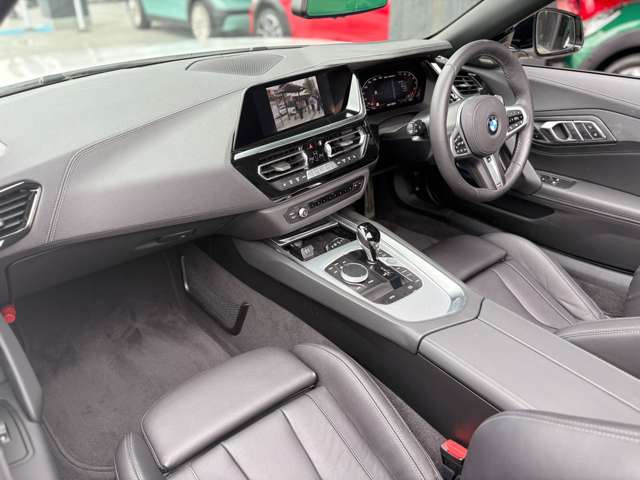 Z4M40i
