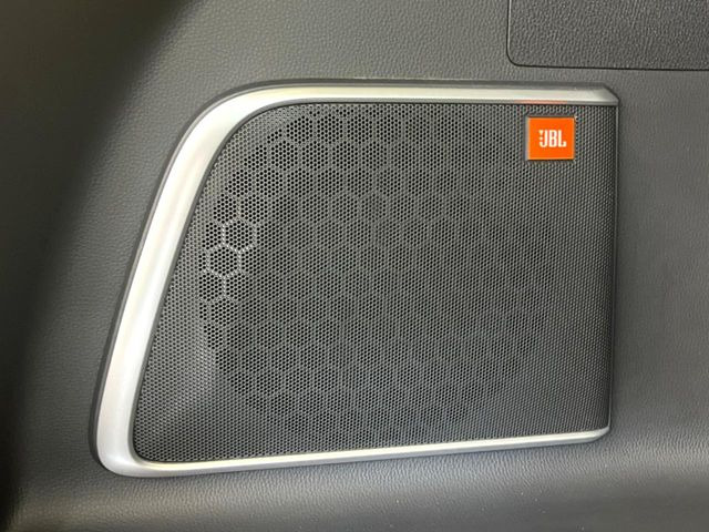 �yJBL�T�E���h�V�X�e���z���[�J�[�I�v�V�����̍��i�ʃT�E���h�V�X�e���𓋍ځB��p�̃`���[�j���O���{���ꂽ�召�l�X�ȃX�s�[�J�[����ǎ��ȃT�E���h���t�ł��A�Տꊴ���ӂ�鉹����Ԃ����o���܂��B
