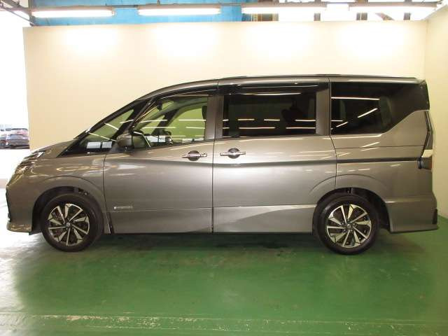 セレナ1.2 e-POWER ハイウェイスターV