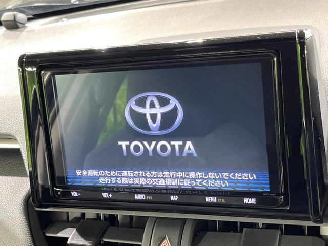 �y�����i�r�z�l�C�̏����i�r�𑕔����Ă���܂��B�i�r�̎g���₷���͂������A�I�[�f�B�I�@�\���[��!�L�����v�◷�s�͂������A�ʋ΂┃�����ȂǕ��i�̃h���C�u���y�����Ȃ�͂���