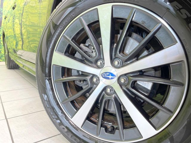 �y����16�C���`�A���~�z�C�[���z�O�ςɃ}�b�`���������A���~�z�C�[���𑕒����Ă���܂��B�e��ЊO�A���~�z�C�[����A�X�^�b�h���X�^�C�����戵�����Ă���܂��B���񂲑��k����������