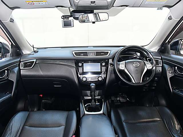 エクストレイル2.0 20X 4WD 3列車