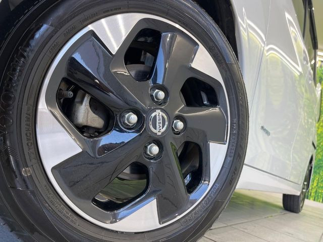�y����14�C���`�A���~�z�C�[���z�O�ςɃ}�b�`���������A���~�z�C�[���𑕒����Ă���܂��B�e��ЊO�A���~�z�C�[����A�X�^�b�h���X�^�C�����戵�����Ă���܂��B���񂲑��k����������