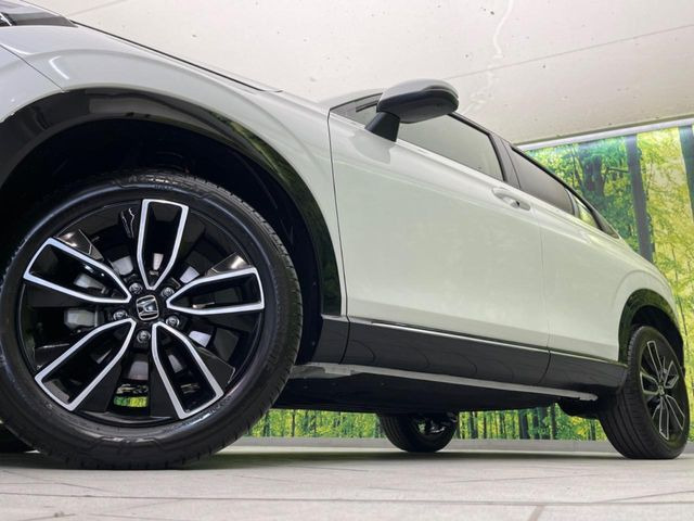 �y����18�C���`�A���~�z�C�[���z�O�ςɃ}�b�`���������A���~�z�C�[���𑕒����Ă���܂��B�e��ЊO�A���~�z�C�[����A�X�^�b�h���X�^�C�����戵�����Ă���܂��B���񂲑��k����������