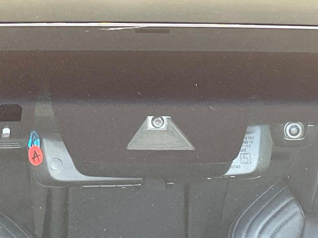 【トヨタセーフティセンス】走行中に前方の車両等を認識し、衝突しそうな時は警報とブレーキで衝突回避と被害軽減をアシスト。より安全にドライブをお楽しみいただけます。