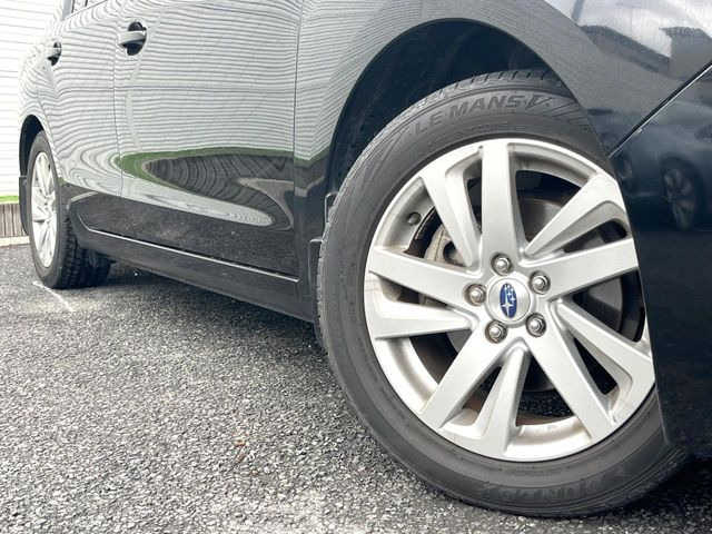 �y����16�C���`�A���~�z�C�[���z�O�ςɃ}�b�`���������A���~�z�C�[���𑕒����Ă���܂��B�e��ЊO�A���~�z�C�[����A�X�^�b�h���X�^�C�����戵�����Ă���܂��B���񂲑��k����������
