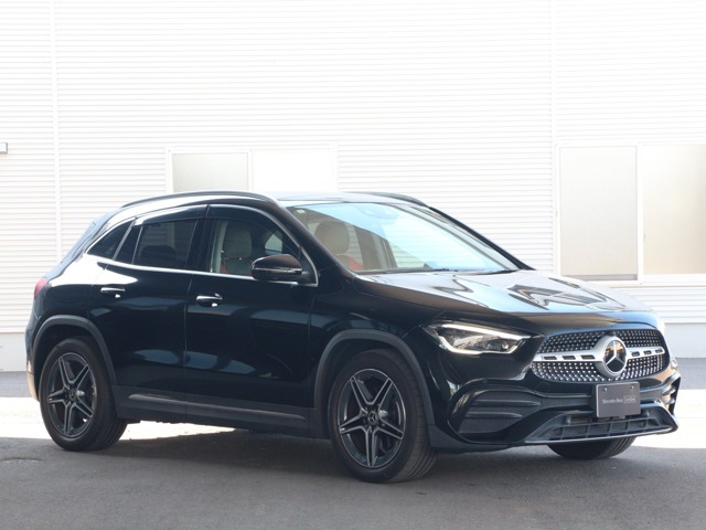 GLAクラスGLA200d 4マチック AMGラインパッケージ 4WD
