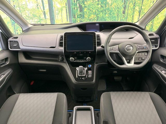 セレナ1.2 e-POWER ハイウェイスターV