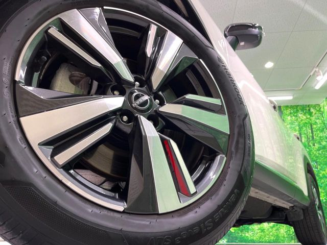 �y����19�C���`�A���~�z�C�[���z�O�ςɃ}�b�`���������A���~�z�C�[���𑕒����Ă���܂��B�e��ЊO�A���~�z�C�[����A�X�^�b�h���X�^�C�����戵�����Ă���܂��B���񂲑��k����������