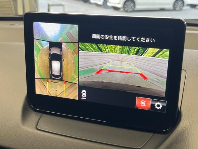 �y360&deg;�r���[���j�^�[�z��p�̃J�����ɂ��A�ォ�猩���낵���悤�Ȏ��_��360�x�N���}�̎��͂��m�F���邱�Ƃ��ł��܂������p�������m�F���₷���A�����ꏊ�ł̐؂�Ԃ��⒓�Ԃ��X���[�Y�ɍs���܂��B
