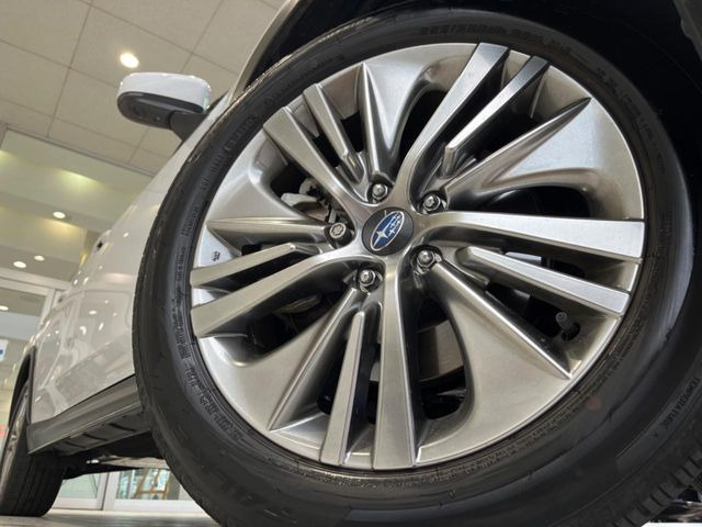 �y����18�C���`�A���~�z�C�[���z�O�ςɃ}�b�`���������A���~�z�C�[���𑕒����Ă���܂��B�e��ЊO�A���~�z�C�[����A�X�^�b�h���X�^�C�����戵�����Ă���܂��B���񂲑��k����������