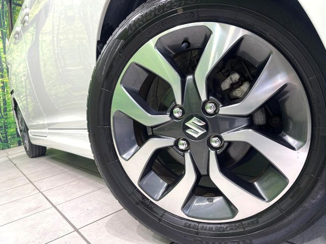 �y����15�C���`�A���~�z�C�[���z�O�ςɃ}�b�`���������A���~�z�C�[���𑕒����Ă���܂��B�e��ЊO�A���~�z�C�[����A�X�^�b�h���X�^�C�����戵�����Ă���܂��B���񂲑��k����������