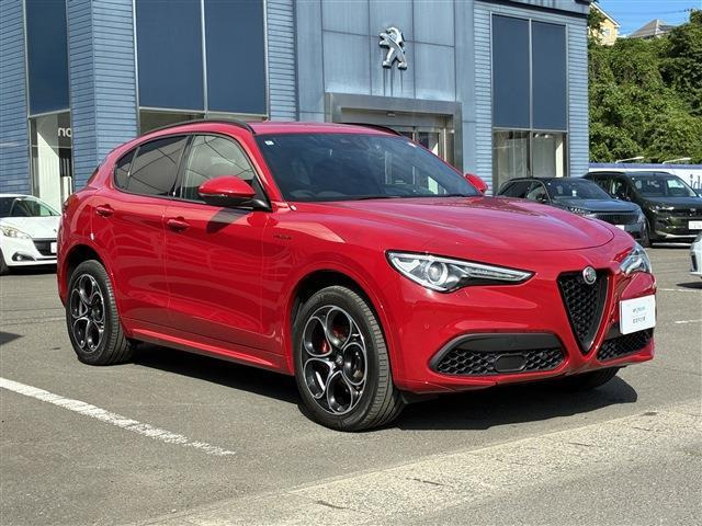 ステルヴィオ2.0 ターボ Q4 ヴェローチェ 4WD