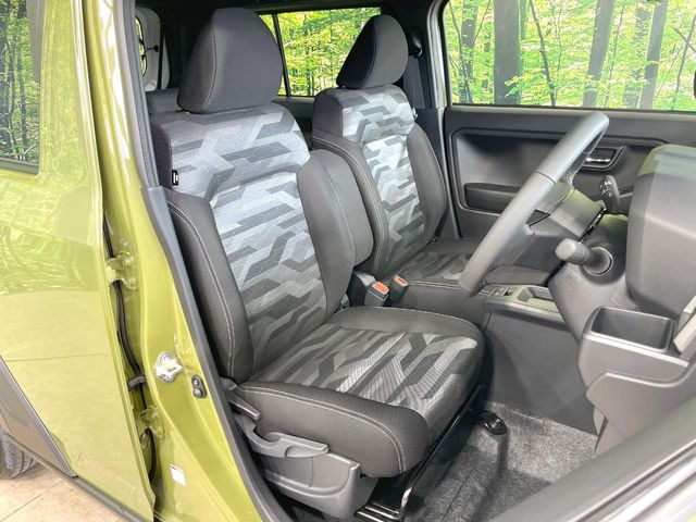 もちろん車内はキレイです♪よりクリーンな状態をキープしたいお客様には『ナノゾーンコート』がおすすめ!新型コロナウイルス対策や、除菌・消臭に効果を発揮し多くの方にご好評いただいております。