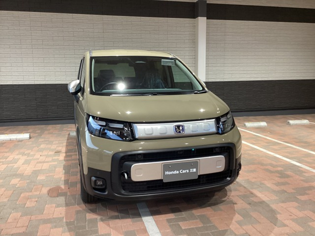 フリード1.5 e:HEV クロスター 4WD
