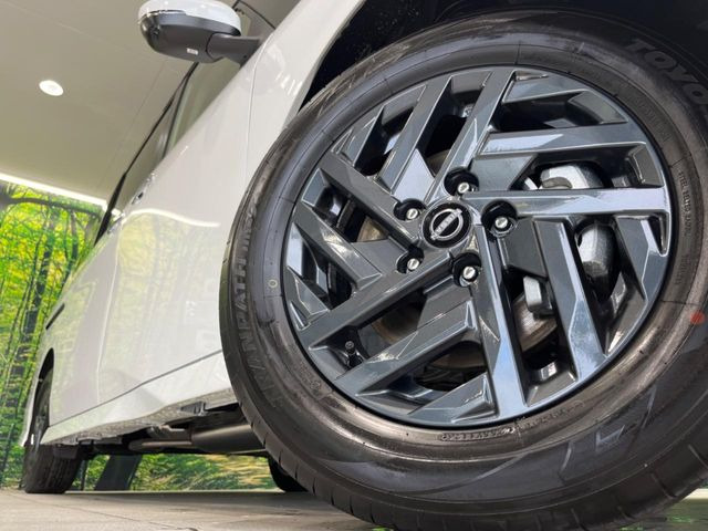 �y����16�C���`�A���~�z�C�[���z�O�ςɃ}�b�`���������A���~�z�C�[���𑕒����Ă���܂��B�e��ЊO�A���~�z�C�[����A�X�^�b�h���X�^�C�����戵�����Ă���܂��B���񂲑��k����������