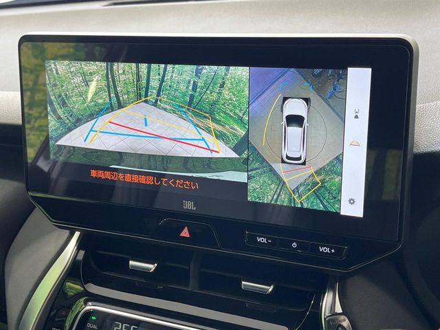 【パノラミックビューモニター】専用のカメラにより、上から見下ろしたような視点で360度クルマの周囲を確認することができます☆死角部分も確認しやすく、狭い場所での切り返しや駐車もスムーズに行えます。