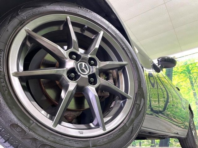 �y�����A���~�z�C�[���z�O�ςɃ}�b�`���������A���~�z�C�[���𑕒����Ă���܂��B�e��ЊO�A���~�z�C�[����A�X�^�b�h���X�^�C�����戵�����Ă���܂��B���񂲑��k����������