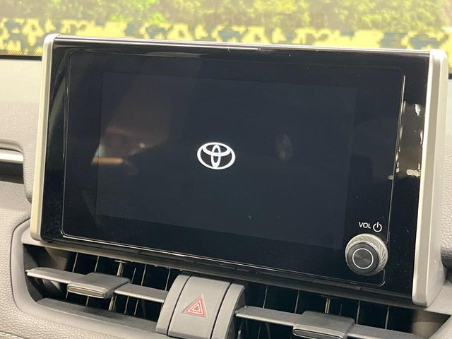 �y8�C���` �f�B�X�v���C�I�[�f�B�I�z���ʂ̃f�B�X�v���C��AppleCarPlay��AndroidAuto�����p�\�B�傫�ȉ�ʂŃX�}�z�i�r�A�v���������p���������܂���