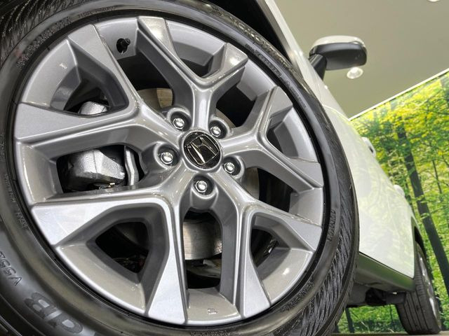 �y����18�C���`�A���~�z�C�[���z�O�ςɃ}�b�`���������A���~�z�C�[���𑕒����Ă���܂��B�e��ЊO�A���~�z�C�[����A�X�^�b�h���X�^�C�����戵�����Ă���܂��B���񂲑��k����������