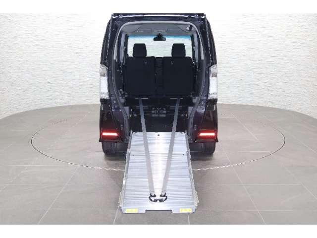 N-BOX+カスタムG 車いす仕様車