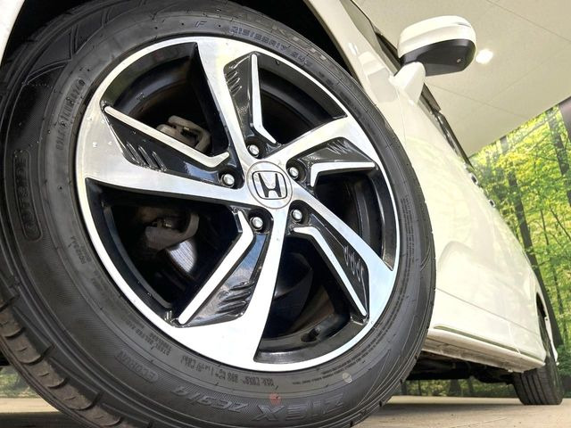 �y����17�C���`�A���~�z�C�[���z�O�ςɃ}�b�`���������A���~�z�C�[���𑕒����Ă���܂��B�e��ЊO�A���~�z�C�[����A�X�^�b�h���X�^�C�����戵�����Ă���܂��B���񂲑��k����������
